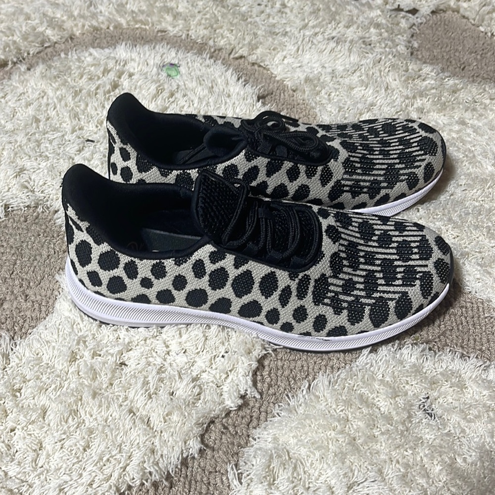 Athletic works memory foam Womens sneakers size 8